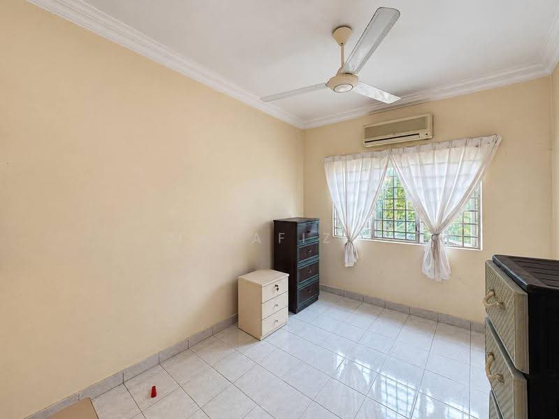 Condominium for Sale at Oakleaf Park - Mahafiz . - Bedroom - PropertyGuru.com.my