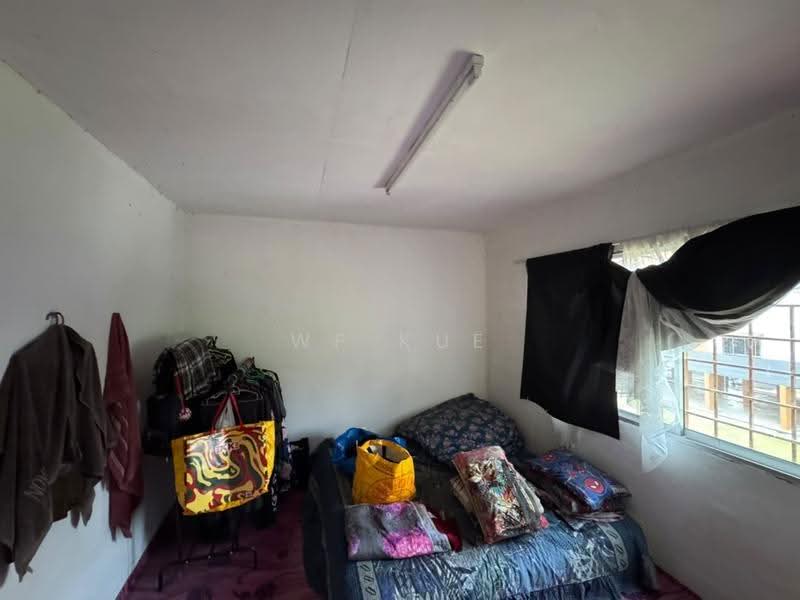 Pangsapuri untuk Dijual di Kenanga Apartment - WP Kue - Bedroom - PropertyGuru.com.my