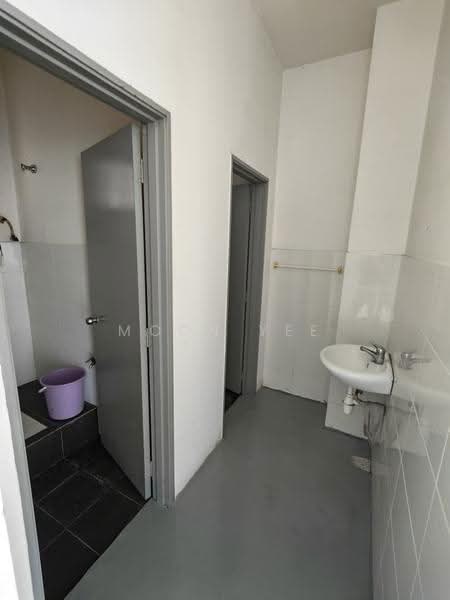 Shop for Rent in Balakong (Selangor) - Moon Yee - Bathroom - PropertyGuru.com.my