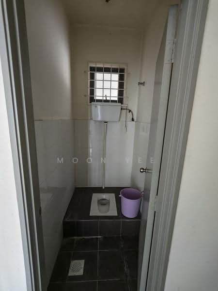 Shop for Rent in Balakong (Selangor) - Moon Yee - Bathroom - PropertyGuru.com.my
