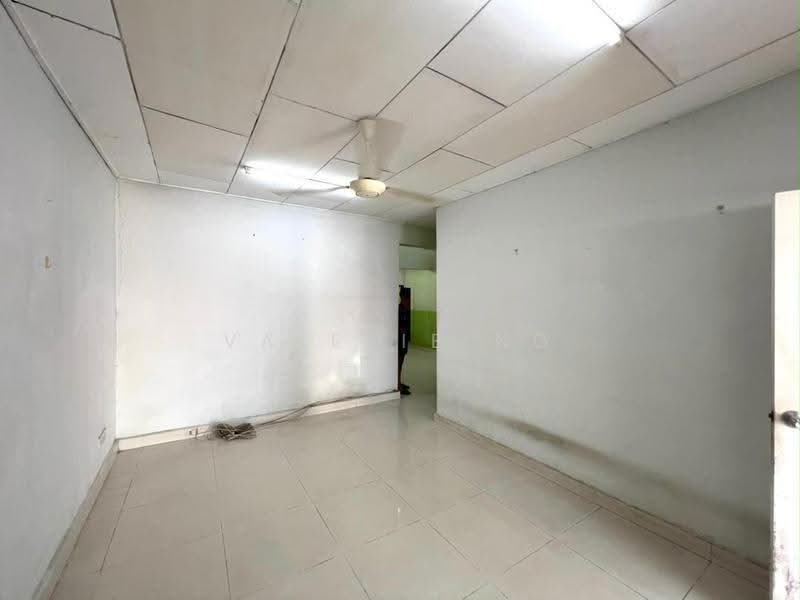 Rumah Teres 1-Tingkat untuk Dijual di Taman Desa Jaya (Kepong) - Valerie Ng - Living Room - PropertyGuru.com.my