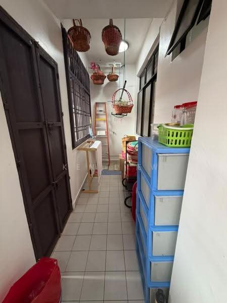 Rumah Teres 2-Tingkat untuk Dijual di Taman Perling (Perling) - Ken Liew - Corridor - PropertyGuru.com.my
