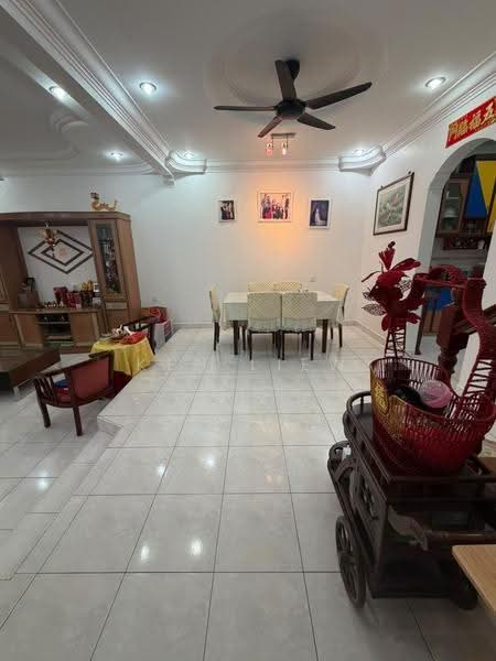 Rumah Teres 2-Tingkat untuk Dijual di Taman Perling (Perling) - Ken Liew - Dining Room - PropertyGuru.com.my