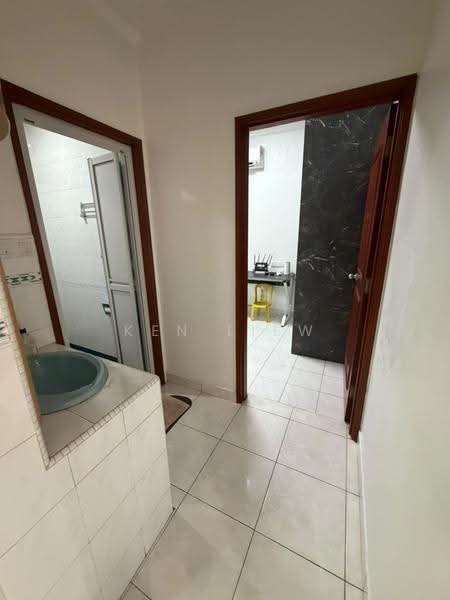 Rumah Teres 2-Tingkat untuk Dijual di Taman Perling (Perling) - Ken Liew - Bathroom - PropertyGuru.com.my