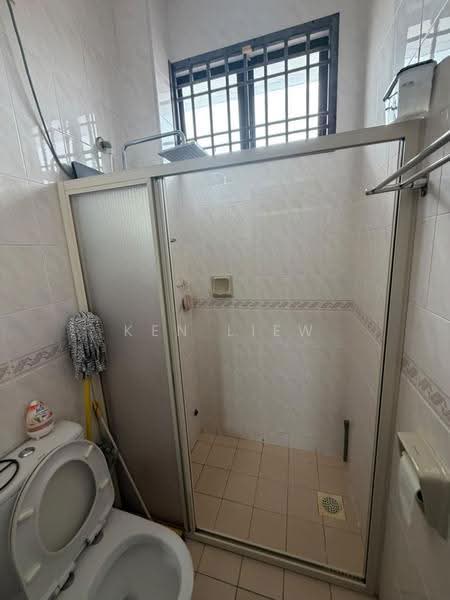 Rumah Teres 2-Tingkat untuk Dijual di Taman Perling (Perling) - Ken Liew - Bathroom - PropertyGuru.com.my