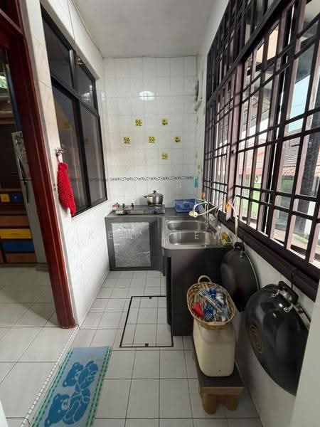 Rumah Teres 2-Tingkat untuk Dijual di Taman Perling (Perling) - Ken Liew - Kitchen - PropertyGuru.com.my