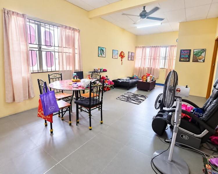 Rumah Bandar untuk Dijual di Bukit Rimau (Shah Alam) - Kho Daniel - Living Room - PropertyGuru.com.my