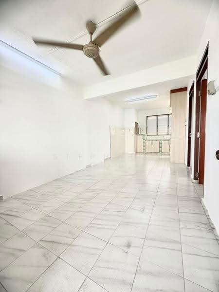 Flat for Sale at Flat Taman Ungku Tun Aminah - Stephanie Goh - Kitchen - PropertyGuru.com.my
