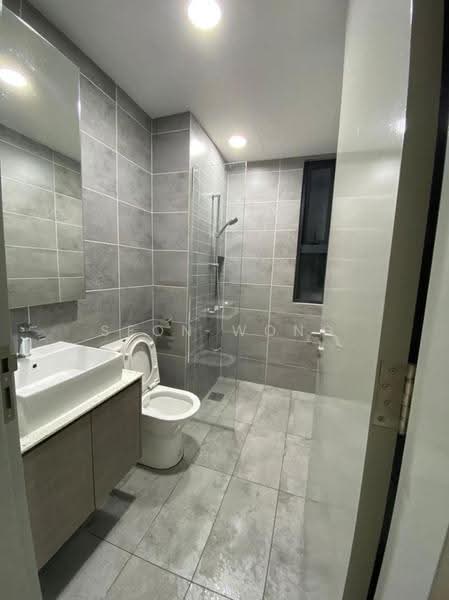 Service Residence for Rent at Millerz Square Serviced Residence - Seon Wong - Bathroom - PropertyGuru.com.my