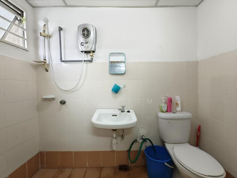 Kondominium untuk Dijual di Magna Ville - Sean Lim - Bathroom - PropertyGuru.com.my