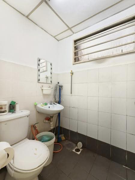 Kondominium untuk Dijual di Magna Ville - Sean Lim - Bathroom - PropertyGuru.com.my