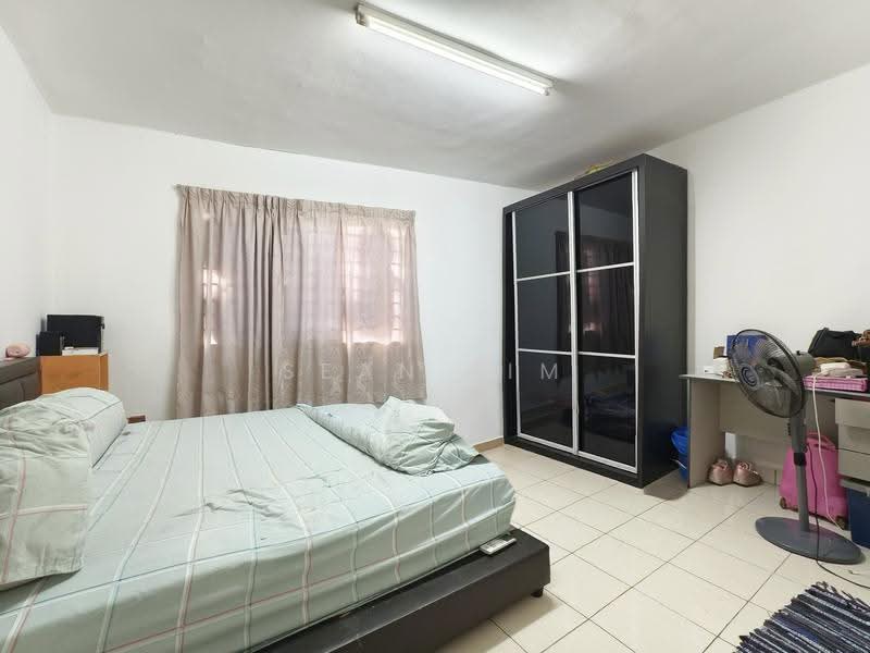 Kondominium untuk Dijual di Magna Ville - Sean Lim - Bedroom - PropertyGuru.com.my