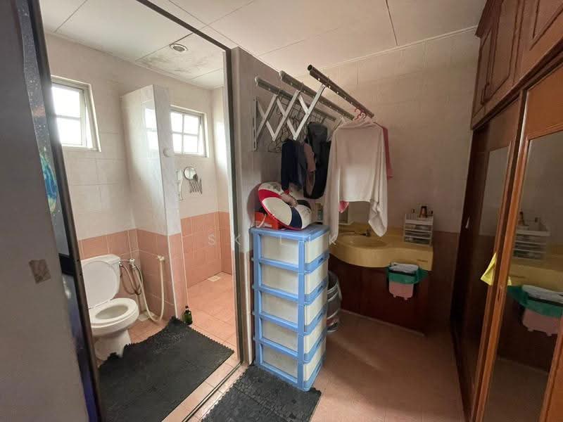 Rumah Banglo untuk Dijual di Rawang (Selangor) - SK Luk - Bathroom - PropertyGuru.com.my