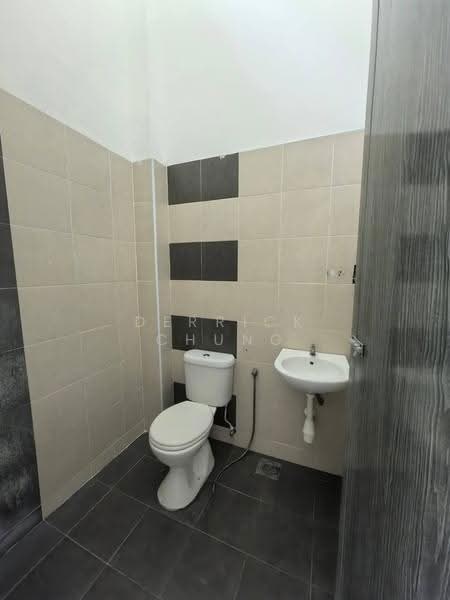 1-storey Terraced House for Sale in Ipoh (Perak) - Derrick Chung - Bathroom - PropertyGuru.com.my