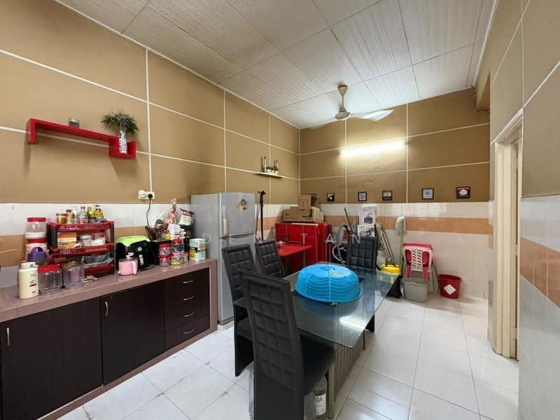 1-storey Terraced House for Sale in Taman Bestari Indah (Ulu Tiram) - Iden Tan - Kitchen - PropertyGuru.com.my