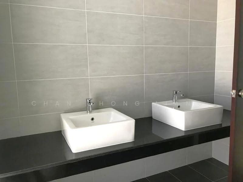2-storey Terraced House for Sale in Taman Putra Prima (Puchong) - Chan Chong Liang - Bathroom - PropertyGuru.com.my