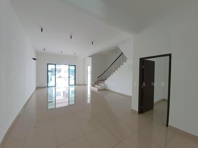2-storey Terraced House for Sale in Taman Putra Prima (Puchong) - Chan Chong Liang - Living Room - PropertyGuru.com.my
