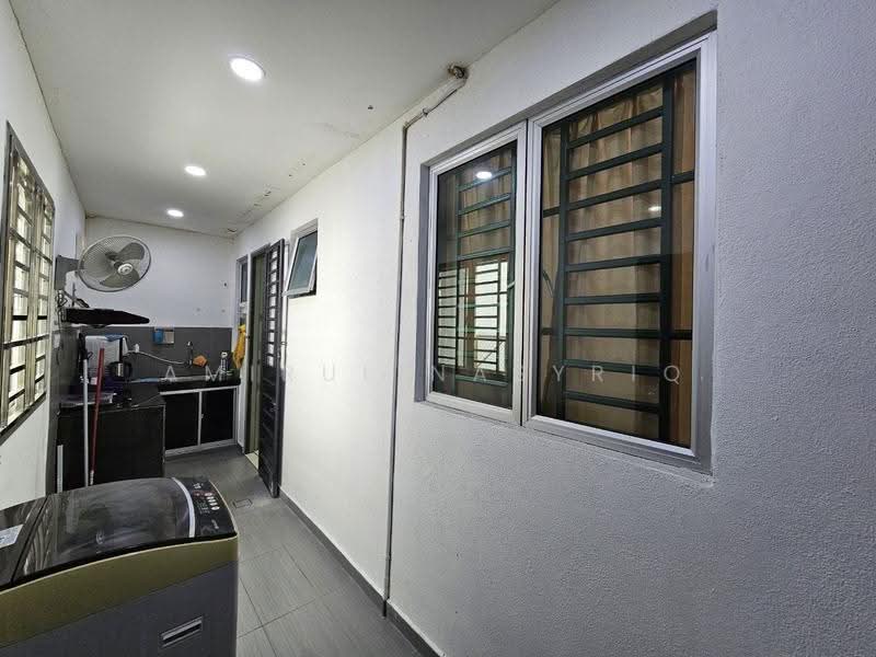 Terraced House for Sale in Bandar Baru Kuala Selangor (Kuala Selangor) - Amirul Nasyriq - Kitchen - PropertyGuru.com.my
