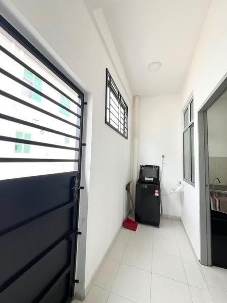 2-storey Terraced House for Sale in Taman Pulai Mutiara (Iskandar Puteri (Nusajaya)) - Iden Tan - Corridor - PropertyGuru.com.my