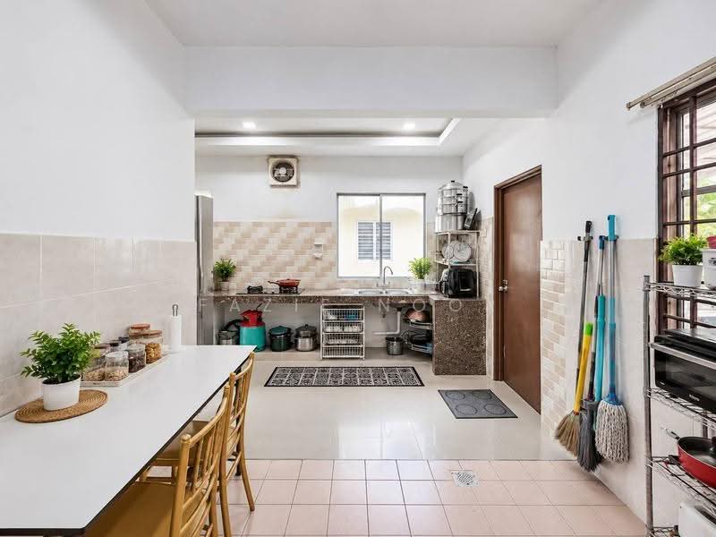 2-storey Terraced House for Sale in Kota Emerald (Rawang) - Fazie Noor - Kitchen - PropertyGuru.com.my