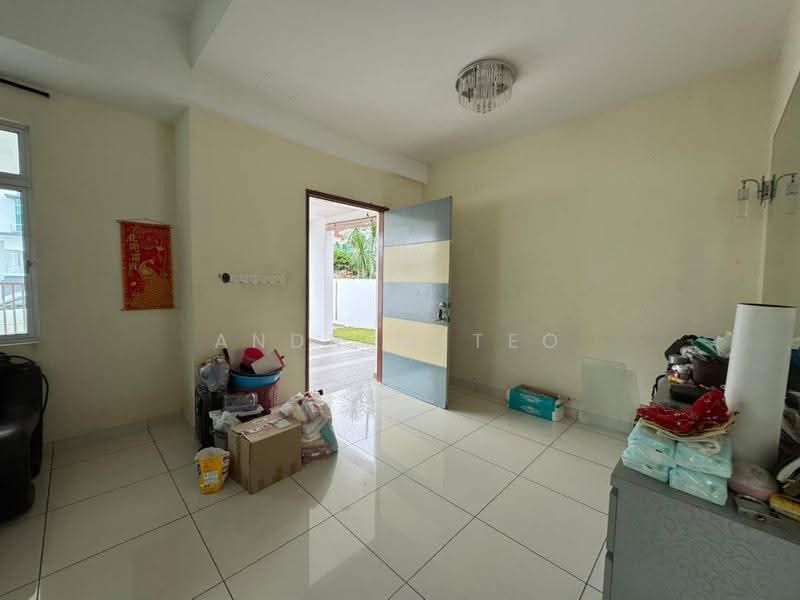 Banglo Pautan untuk Dijual di Taman Gaya (Ulu Tiram) - Andrew Teo - Living Room - PropertyGuru.com.my