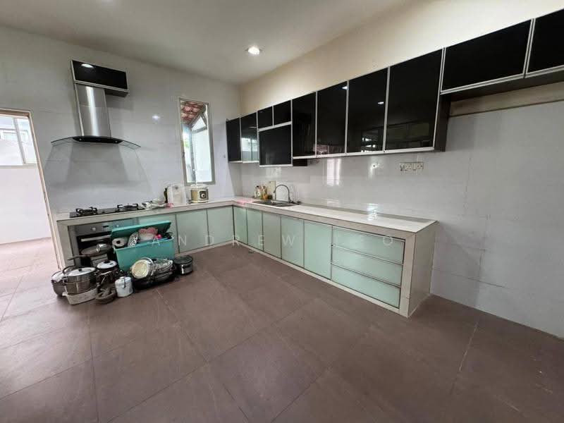 Banglo Pautan untuk Dijual di Taman Gaya (Ulu Tiram) - Andrew Teo - Kitchen - PropertyGuru.com.my