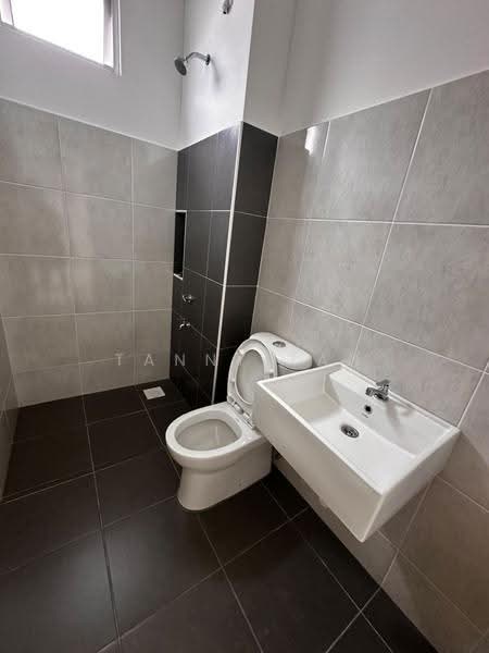 Rumah Teres untuk Dijual di Johor Bahru (Johor) - Tanny Tan - Bathroom - PropertyGuru.com.my