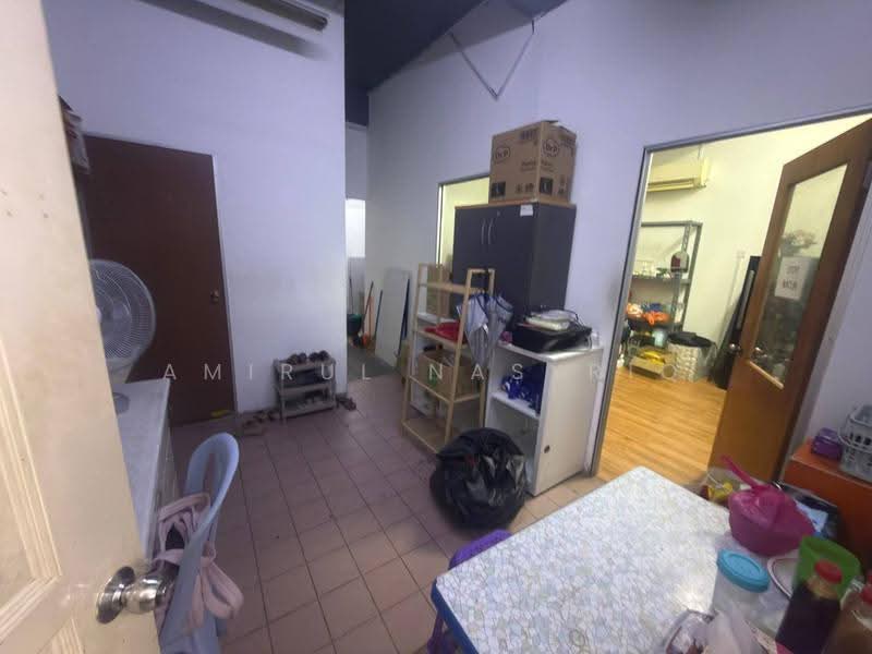 Shop / Office for Sale in Seksyen 19 (Shah Alam) - Amirul Nasyriq - Interior - PropertyGuru.com.my