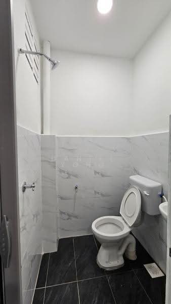 Rumah Teres 2-Tingkat untuk Dijual di Taman Delima (Kluang) - Daniel Yong - Bathroom - PropertyGuru.com.my