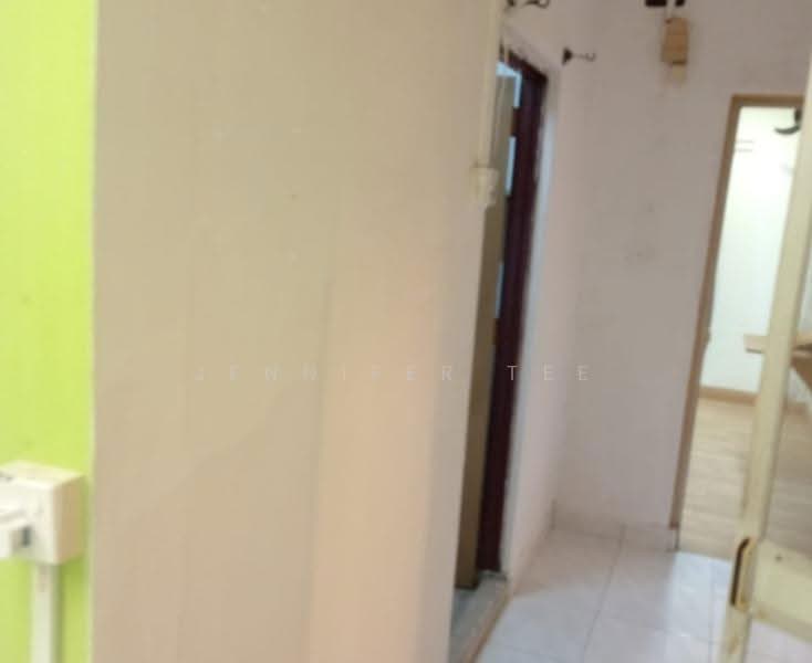 1-storey Terraced House for Sale in Seksyen 8 (Petaling Jaya) - Jennifer Tee - Corridor - PropertyGuru.com.my