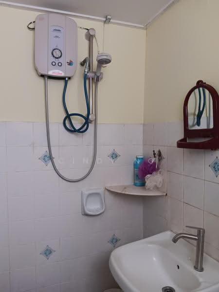 Pangsapuri untuk Disewa di Subang Perdana Goodyear Court 9 - Cindy Ng - Bathroom - PropertyGuru.com.my