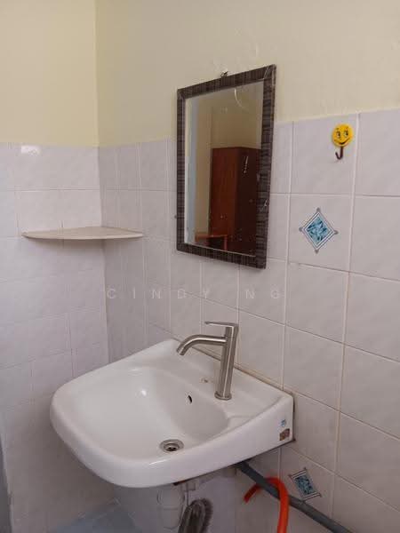 Pangsapuri untuk Disewa di Subang Perdana Goodyear Court 9 - Cindy Ng - Bathroom - PropertyGuru.com.my