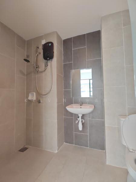Rumah Bandar untuk Disewa di Taman Sri Muda (Shah Alam) - Kelvin Tham - Bathroom - PropertyGuru.com.my