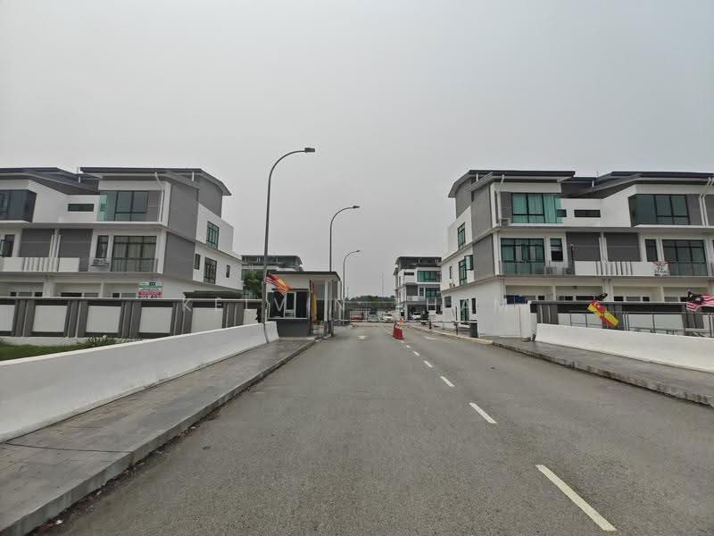 Rumah Bandar untuk Disewa di Taman Sri Muda (Shah Alam) - Kelvin Tham - Exterior - PropertyGuru.com.my