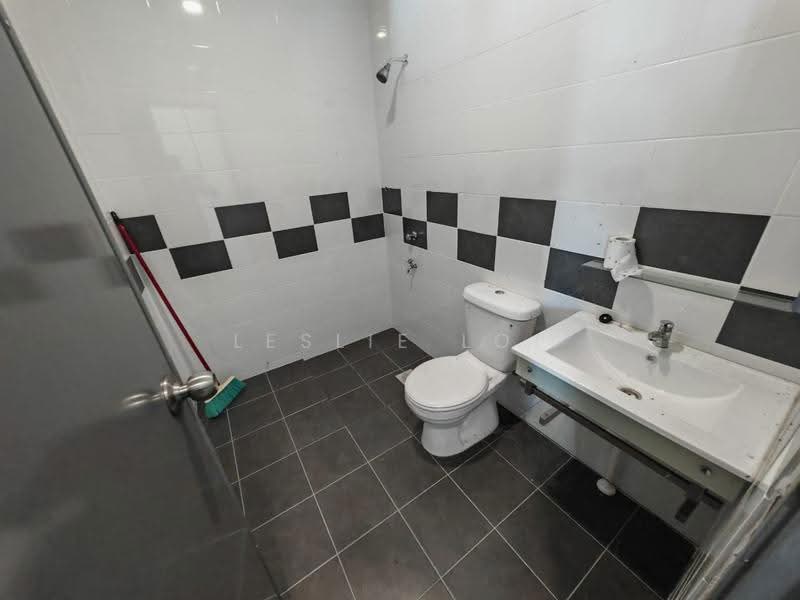 Apartment for Sale at Genesis Walk - Leslie Loi - Bathroom - PropertyGuru.com.my