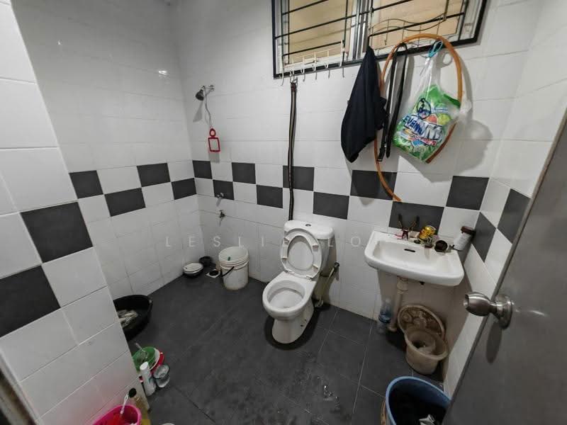 Apartment for Sale at Genesis Walk - Leslie Loi - Bathroom - PropertyGuru.com.my