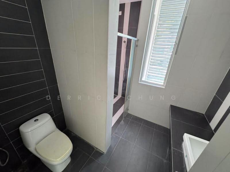 Semi-Detached House for Sale in Meru Hills (Ipoh) - Derrick Chung - Bathroom - PropertyGuru.com.my
