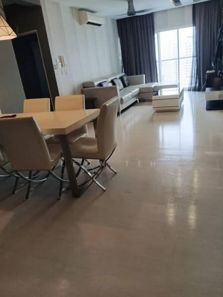 Kediaman Servis untuk Dijual di Metropolitan Square Service Residence - Leon Teh - Living Room - PropertyGuru.com.my