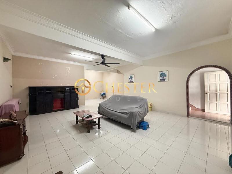 2-storey Terraced House for Sale in Taman Makmur (Batu Pahat) - WK Dee - Living Room - PropertyGuru.com.my
