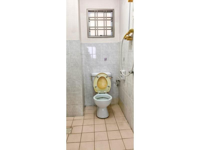 Condominium for Sale at Ridzuan Condominium - CS Wong - Bathroom - PropertyGuru.com.my