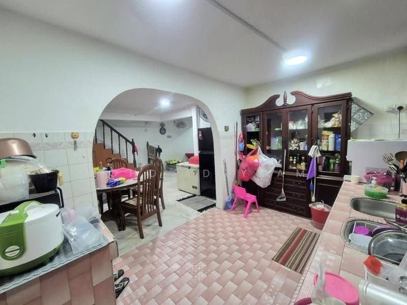 Cluster House for Sale in Seksyen 17 (Shah Alam) - Mohd Adryzam - Kitchen - PropertyGuru.com.my