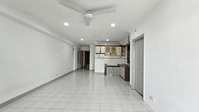 Pangsapuri untuk Dijual di Sri Mutiara - Tobey G - Living Room - PropertyGuru.com.my