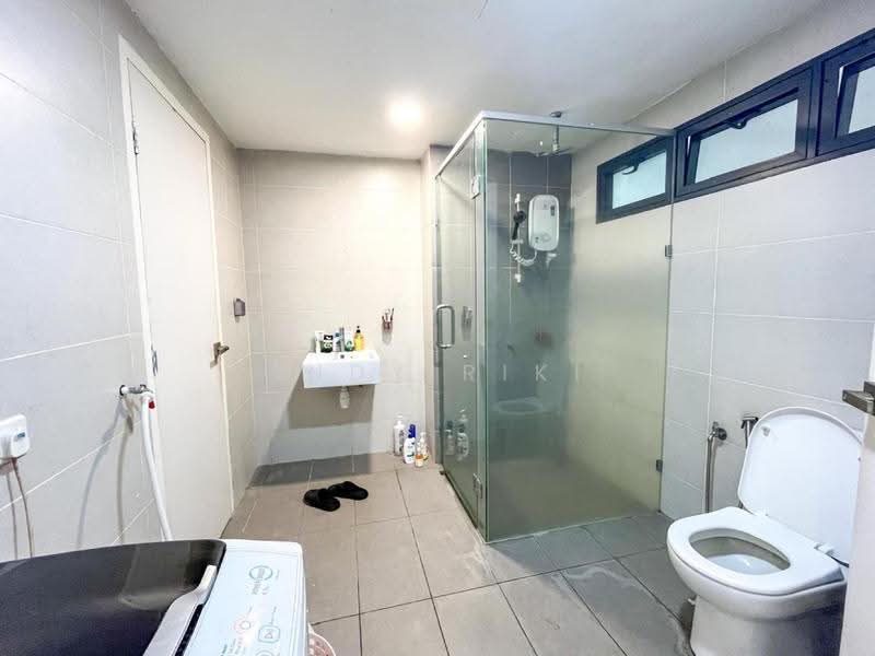 Kediaman Servis untuk Dijual di Solstice @ Pan'gaea - Andy Riki - Bathroom - PropertyGuru.com.my