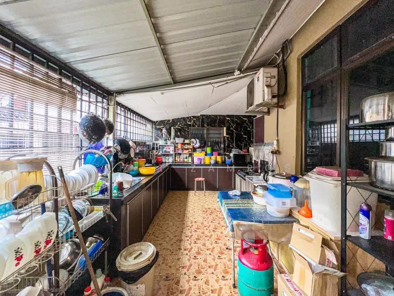 Rumah Banglo untuk Dijual di Bandar Rinching (Semenyih) - Izzat Zamros - Kitchen - PropertyGuru.com.my