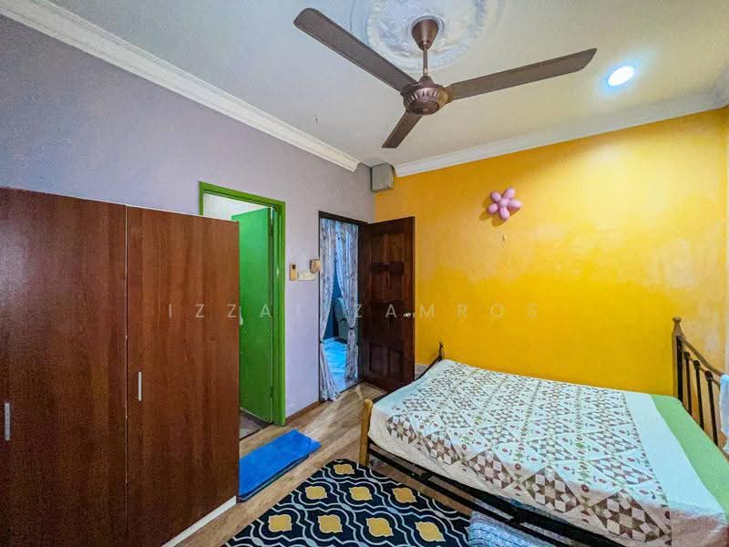Rumah Banglo untuk Dijual di Bandar Rinching (Semenyih) - Izzat Zamros - Bedroom - PropertyGuru.com.my