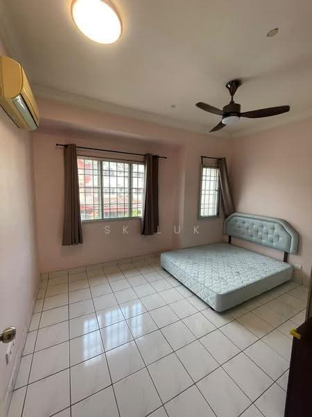 2.5-storey Terraced House for Sale in Rawang Perdana 2 (Rawang) - SK Luk - Bedroom - PropertyGuru.com.my
