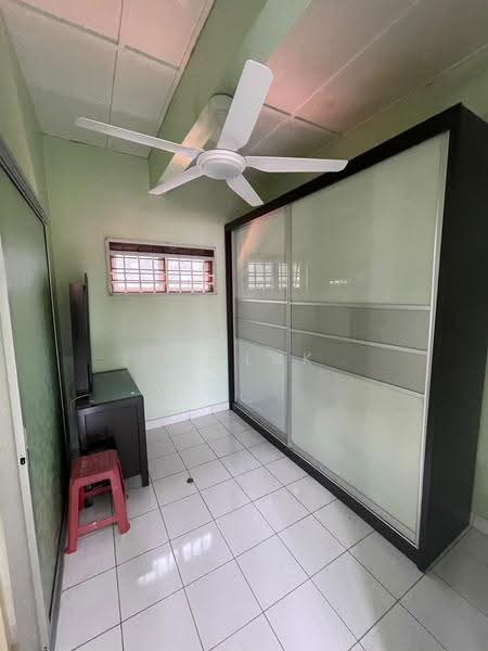 2.5-storey Terraced House for Sale in Rawang Perdana 2 (Rawang) - SK Luk - Bedroom - PropertyGuru.com.my