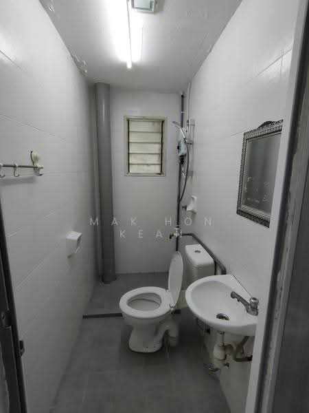 Apartment for Rent at Kemuning Aman - Mak Hon Kean - Bathroom - PropertyGuru.com.my