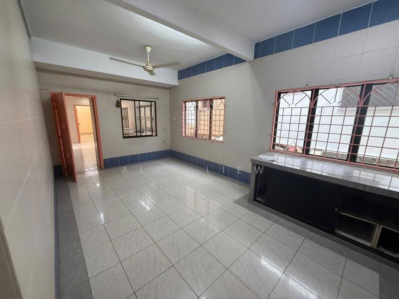 2-storey Terraced House for Sale in Kampung Batu Muda (Batu Caves) - Alex Liew - Kitchen - PropertyGuru.com.my
