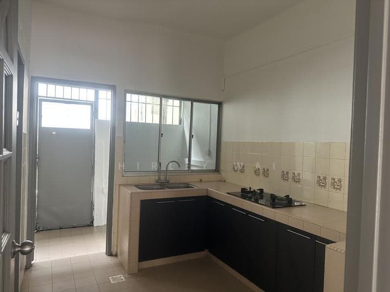 2-storey Terraced House for Rent in Taman Sri Endah (Sri Petaling) - Shirley Wai - Kitchen - PropertyGuru.com.my